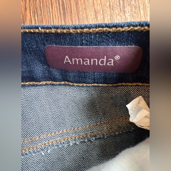Gloria Vanderbilt Amanda Blue Straight Leg Jeans with Classic Denim Texture - Picture 3 of 6